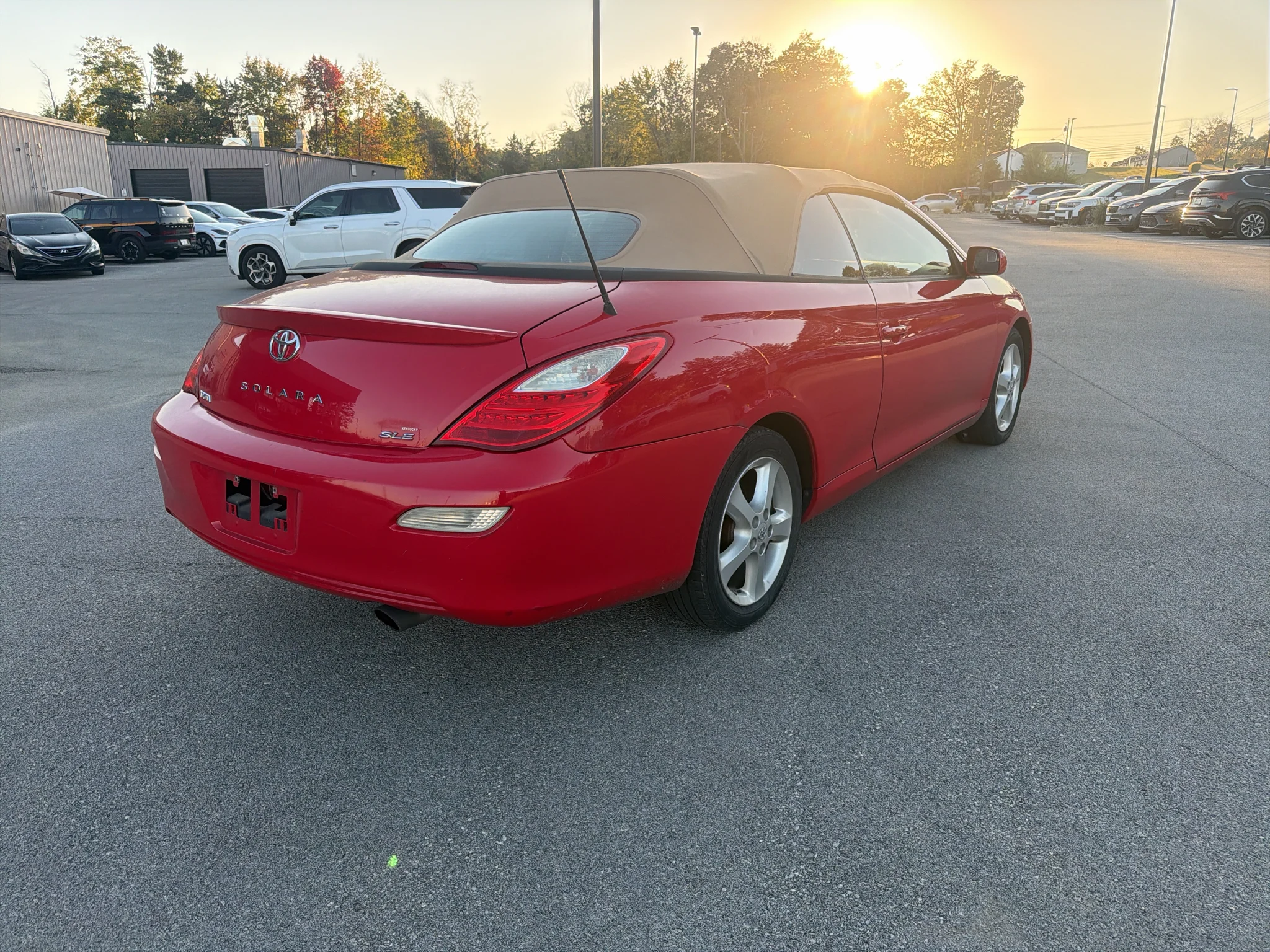 Used 2008 Super Red 5 Toyota SLE image 3