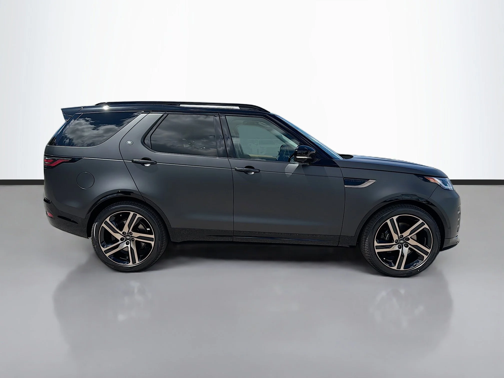 New 2026 Carpathian Grey Land Rover Tempest Edition image 6
