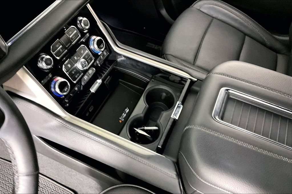 2024 GMC Yukon Denali - Photo 17
