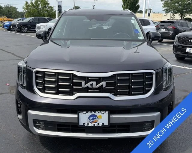 Used 2025 Gray Kia SX image 4