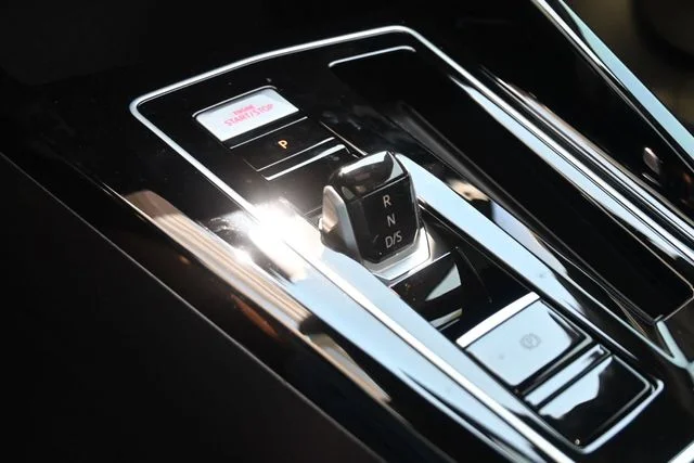 2025 Volkswagen Golf GTI SE - Photo 16