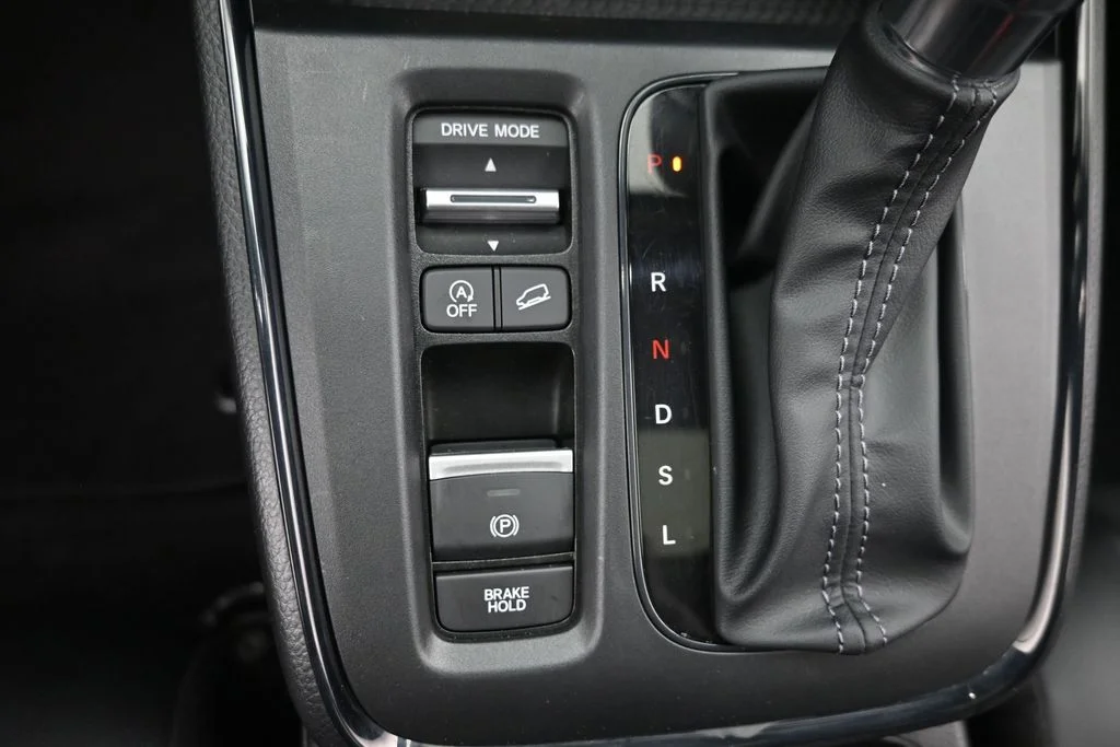 Used 2023 Silver Honda EX-L image 24