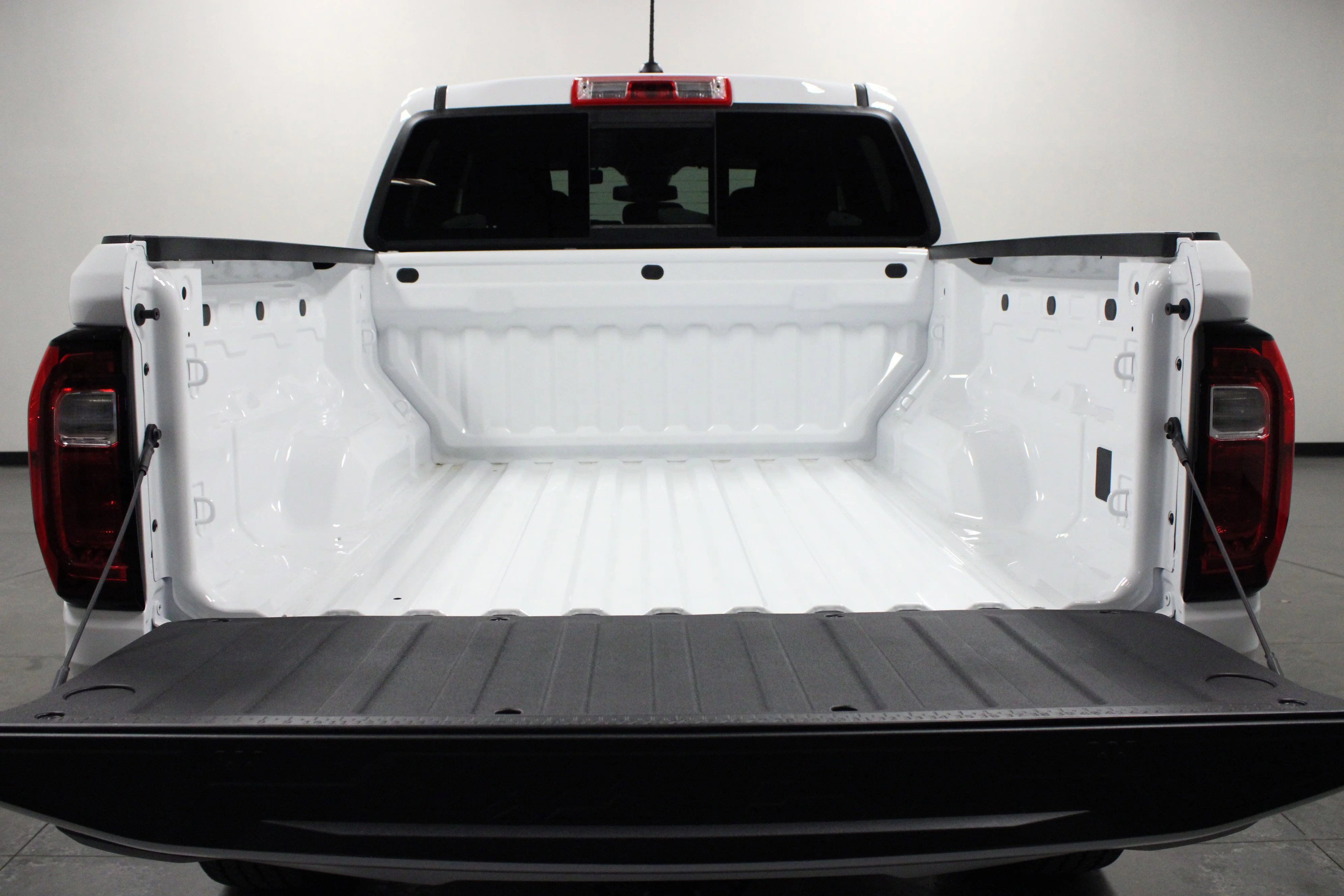 New 2026 Summit White GMC Elevation image 14