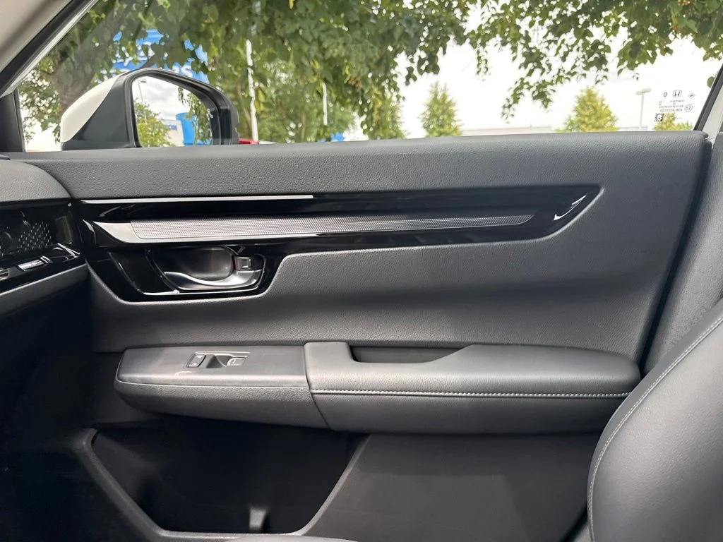 Used 2024  Honda EX-L image 31