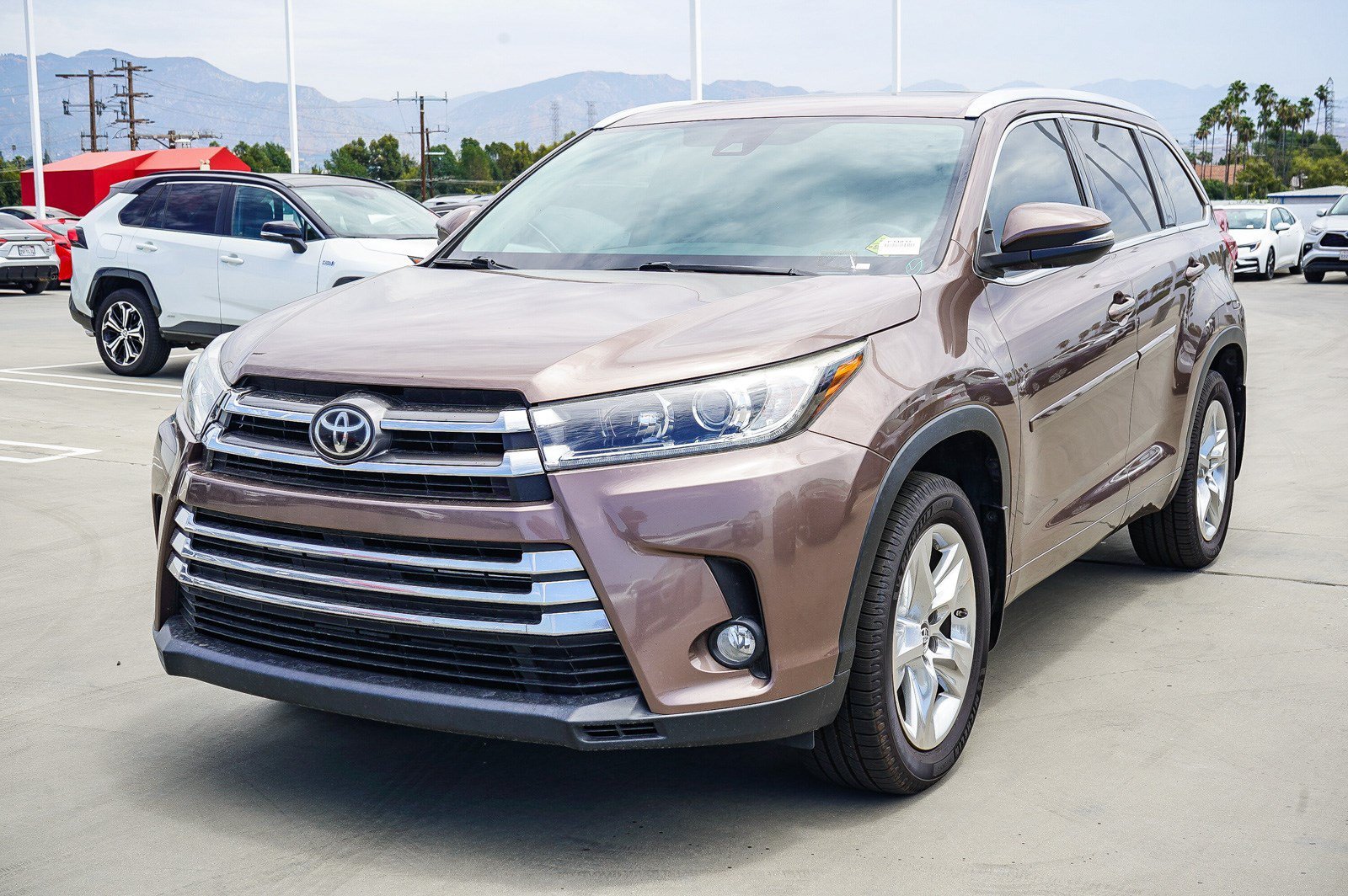 Certified Used 2017 Toasted Walnut Pearl Toyota Limited image 3