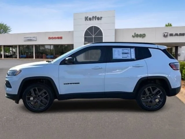 New 2026 White/off-white Jeep Latitude image 2