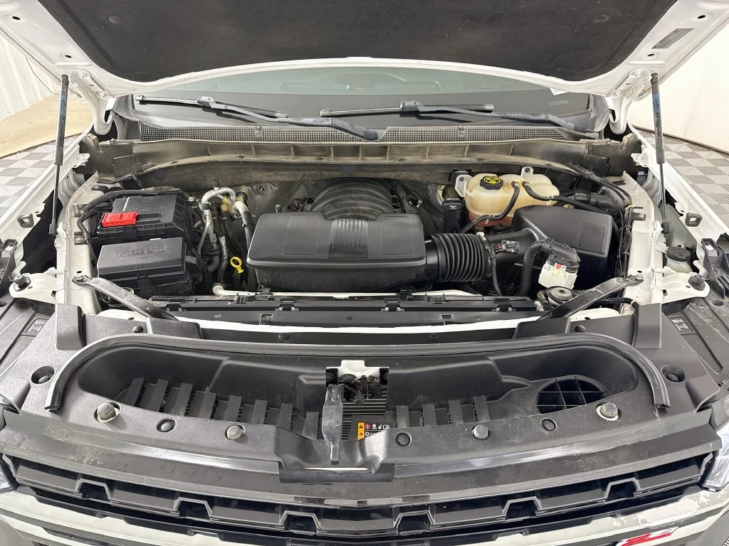 Used 2022 White Chevrolet Z71 image 30