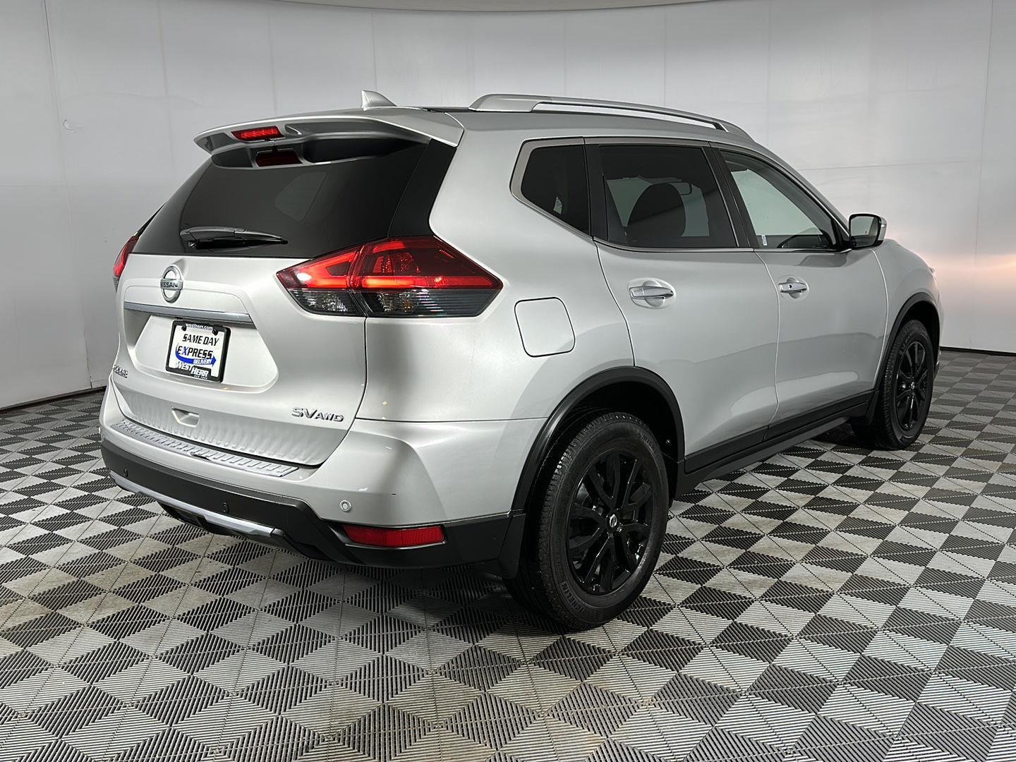 Used 2020 Brilliant Silver Metallic Nissan SV image 7