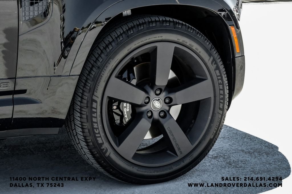 Used 2024 Black Land Rover V8 image 55
