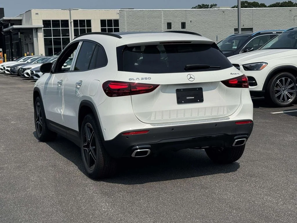 New 2026 White Mercedes-Benz GLA 250 image 8