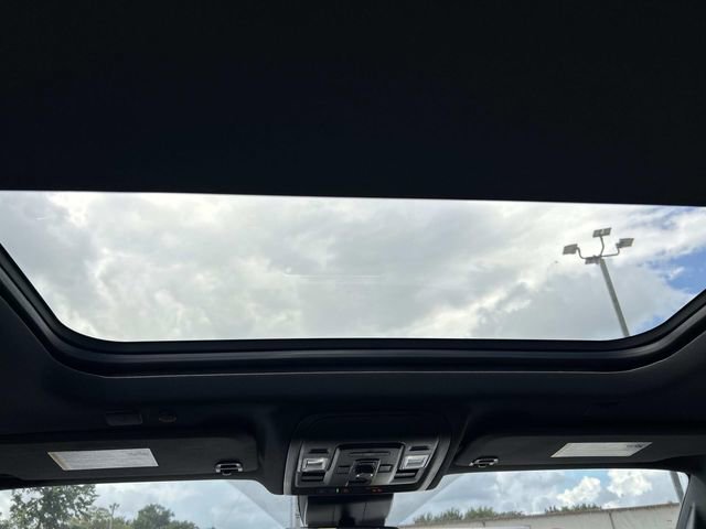 2023 Chevrolet Suburban High Country - Photo 17