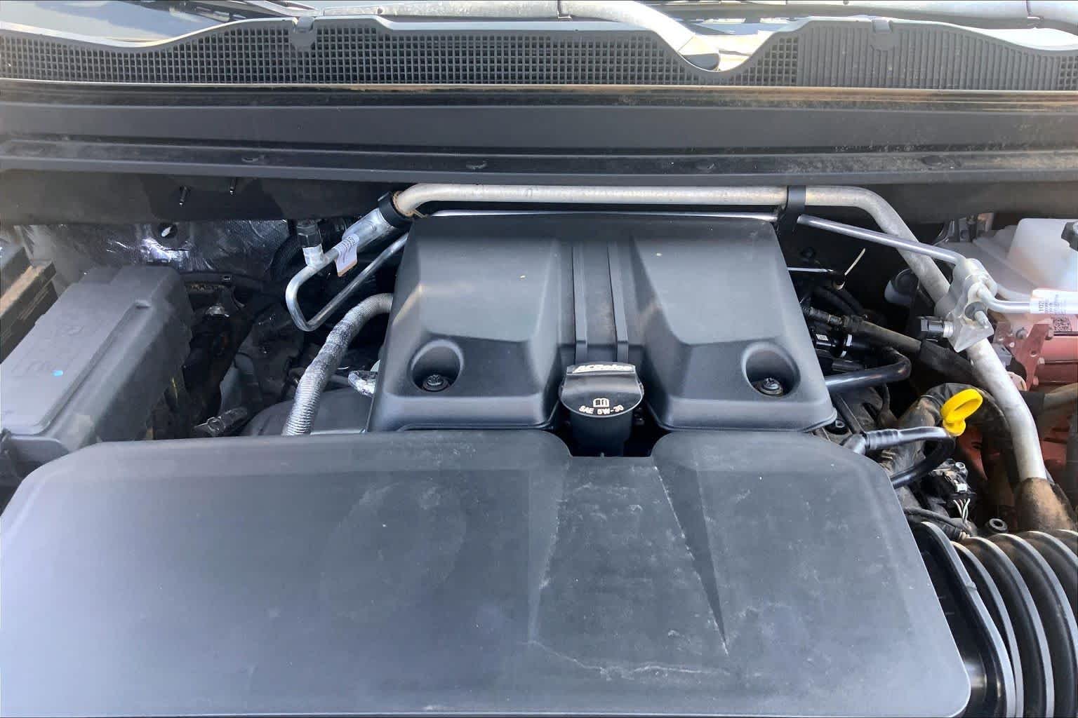 Used 2024 Summit White GMC 4WD AT4 image 64