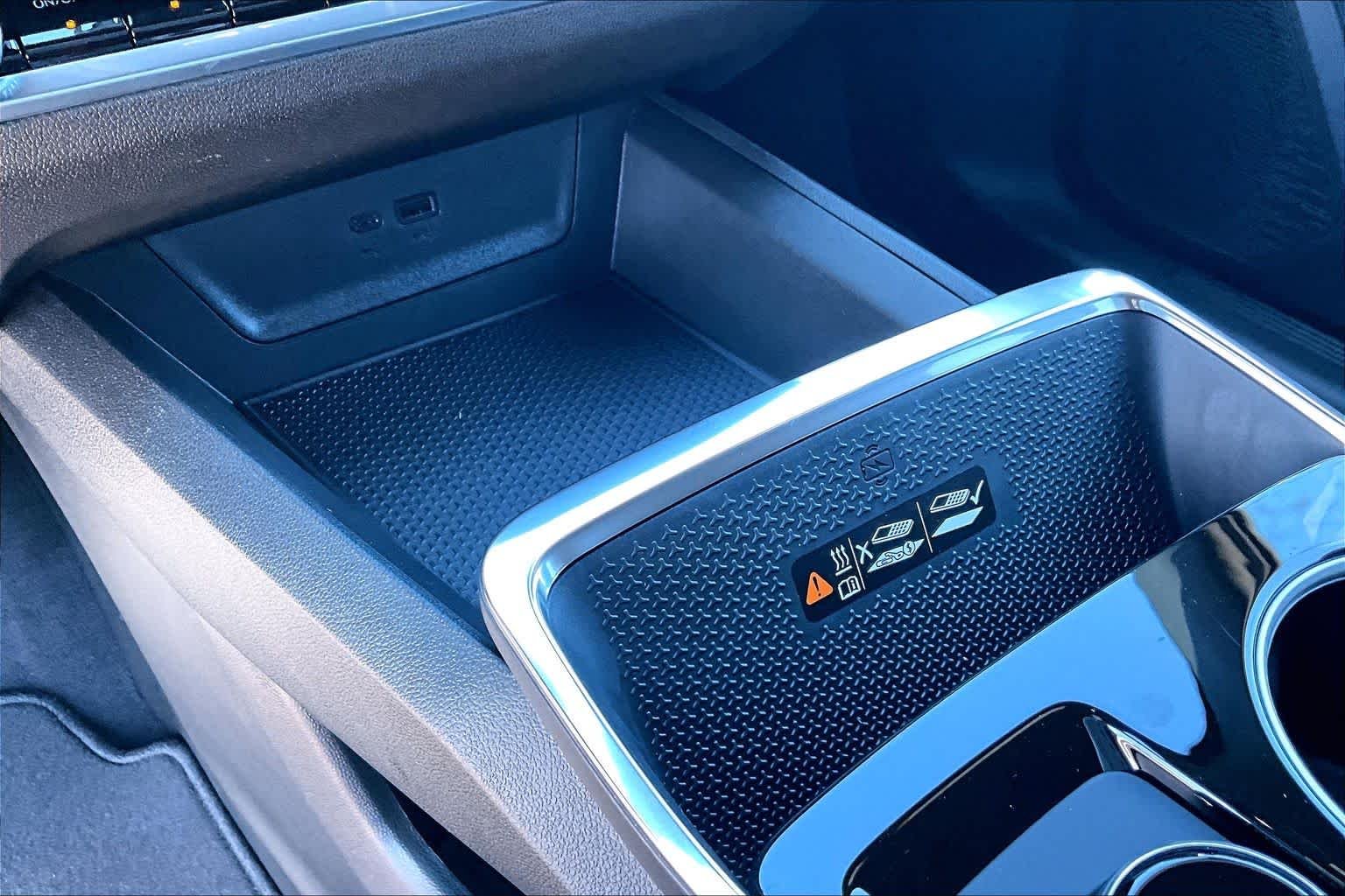 2027 Chevrolet Equinox LT - Photo 17