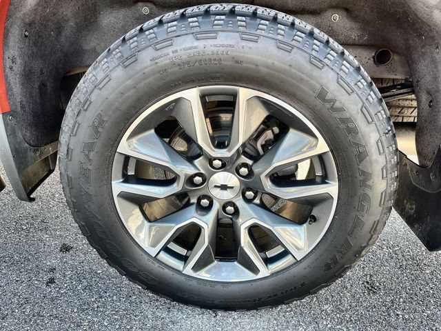 Used 2023 RADIANT RED TINTCOAT Chevrolet RST image 19