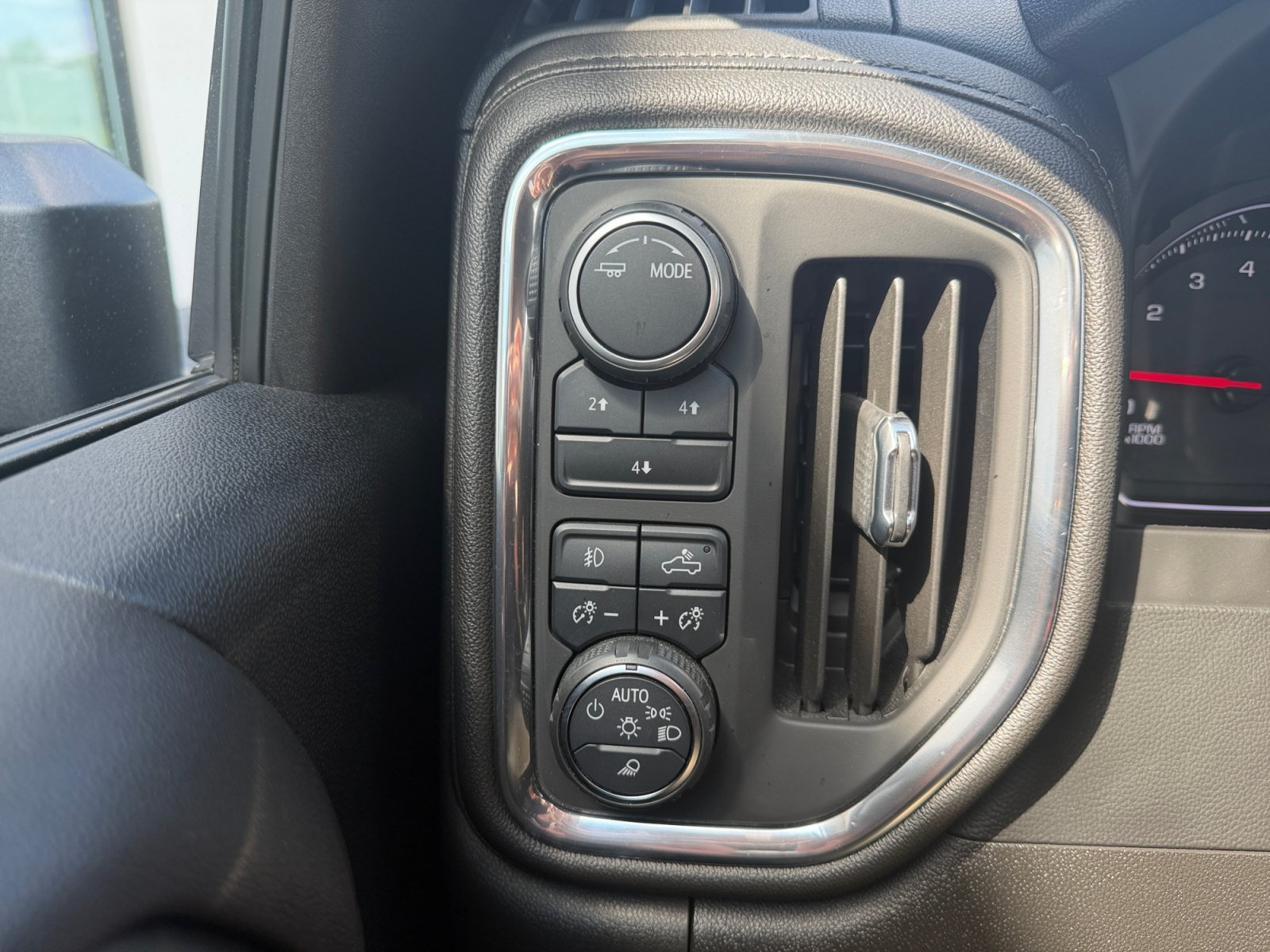 Used 2021 Northsky Blue Metallic Chevrolet LT image 14