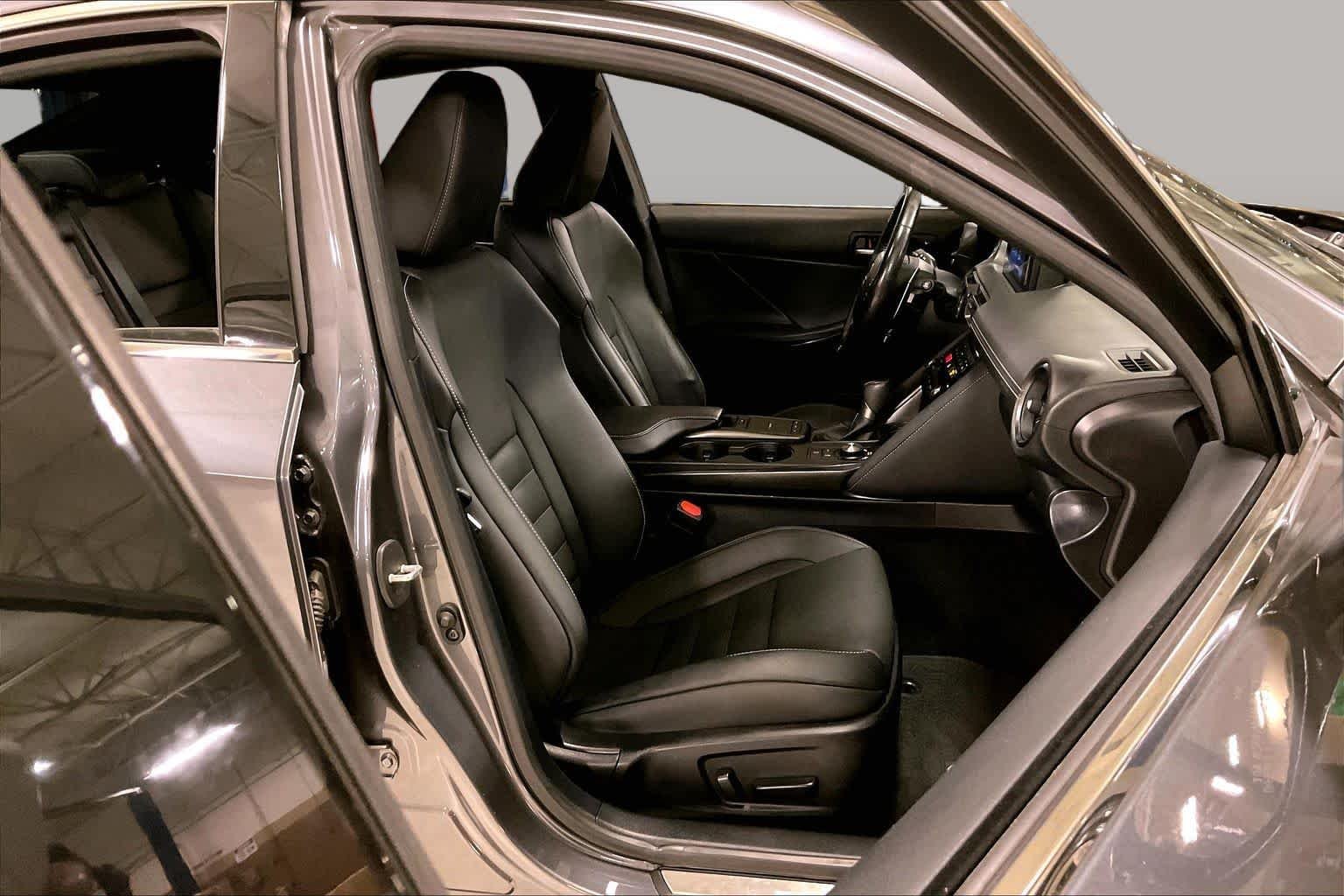 2023 Lexus IS 350 F SPORT - Photo 16