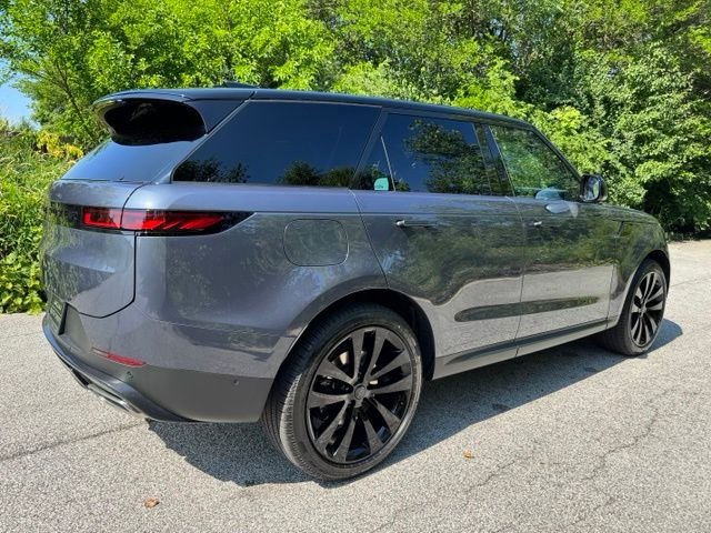 New 2026 Varesine Blue Land Rover SE image 5