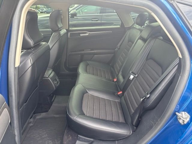 Used 2017 Blue Ford SE image 9