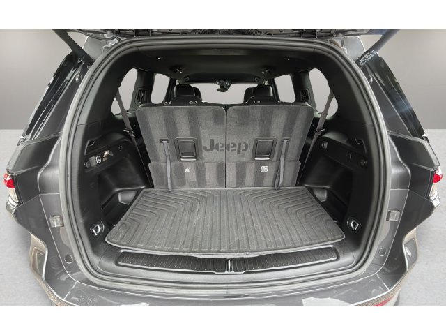 Used 2023 Gray Jeep Altitude image 31