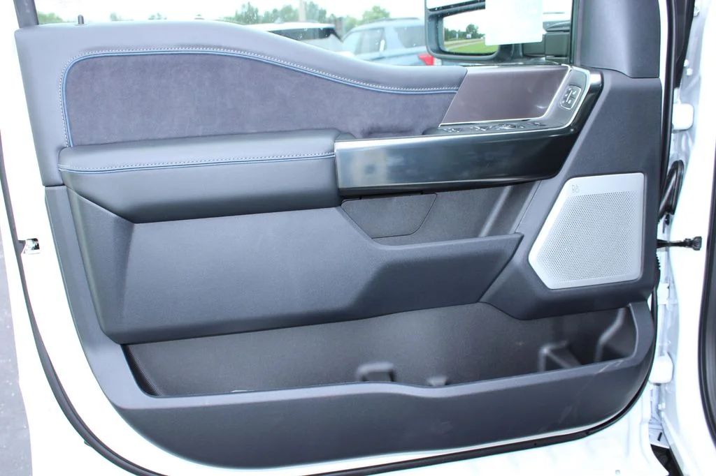 New 2026 Star White Metallic Tri-Coat Ford F-250® Platinum® image 43