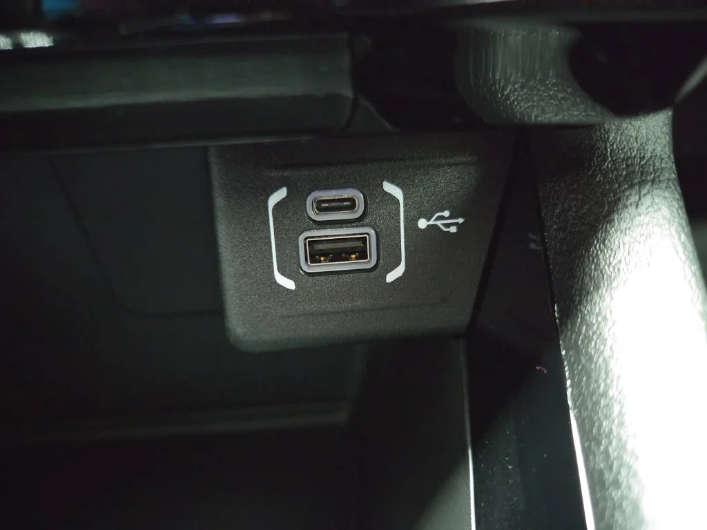 New 2026 Bright White Clear-Coat Exterior Paint Jeep Trailhawk image 28