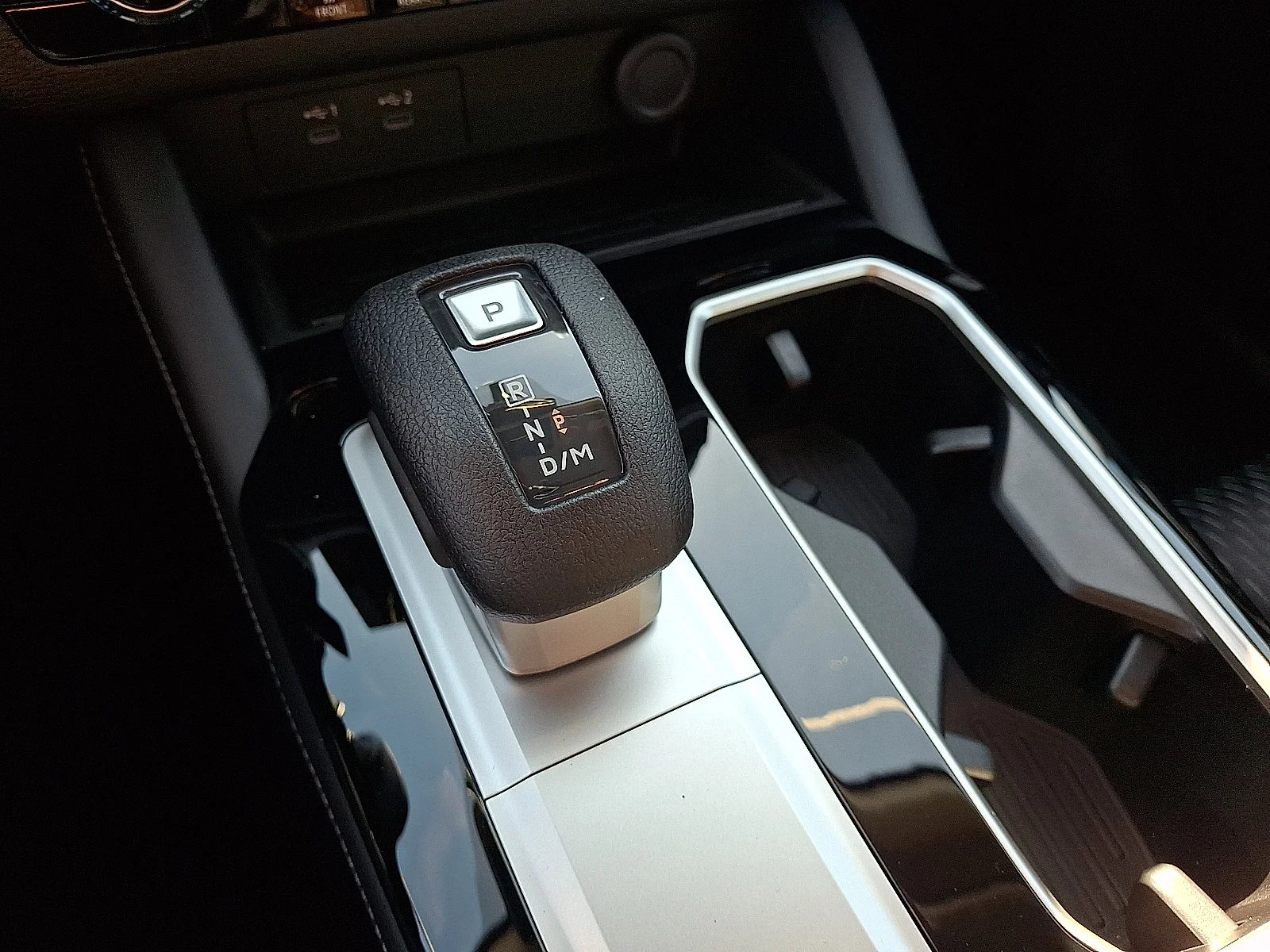 New 2026 White Mitsubishi ES image 15