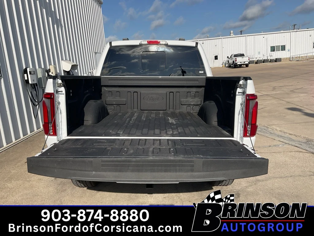 Used 2025 Oxford White Ford LARIAT image 10