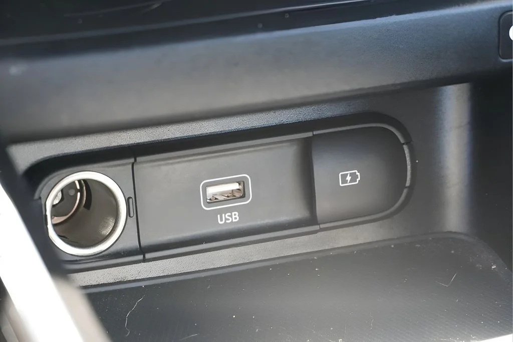 Used 2024 Gravity Gray Kia GT image 31
