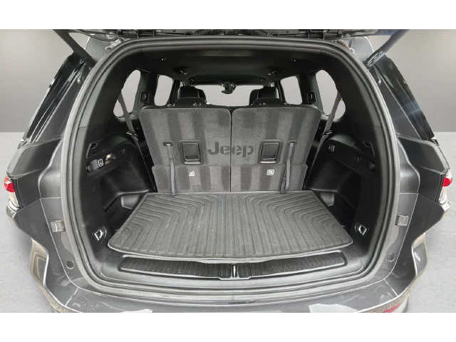 Used 2023 Gray Jeep Altitude image 31