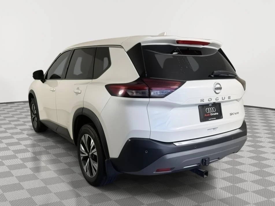 Used 2021 Caspian Blue Metallic Nissan SV image 5