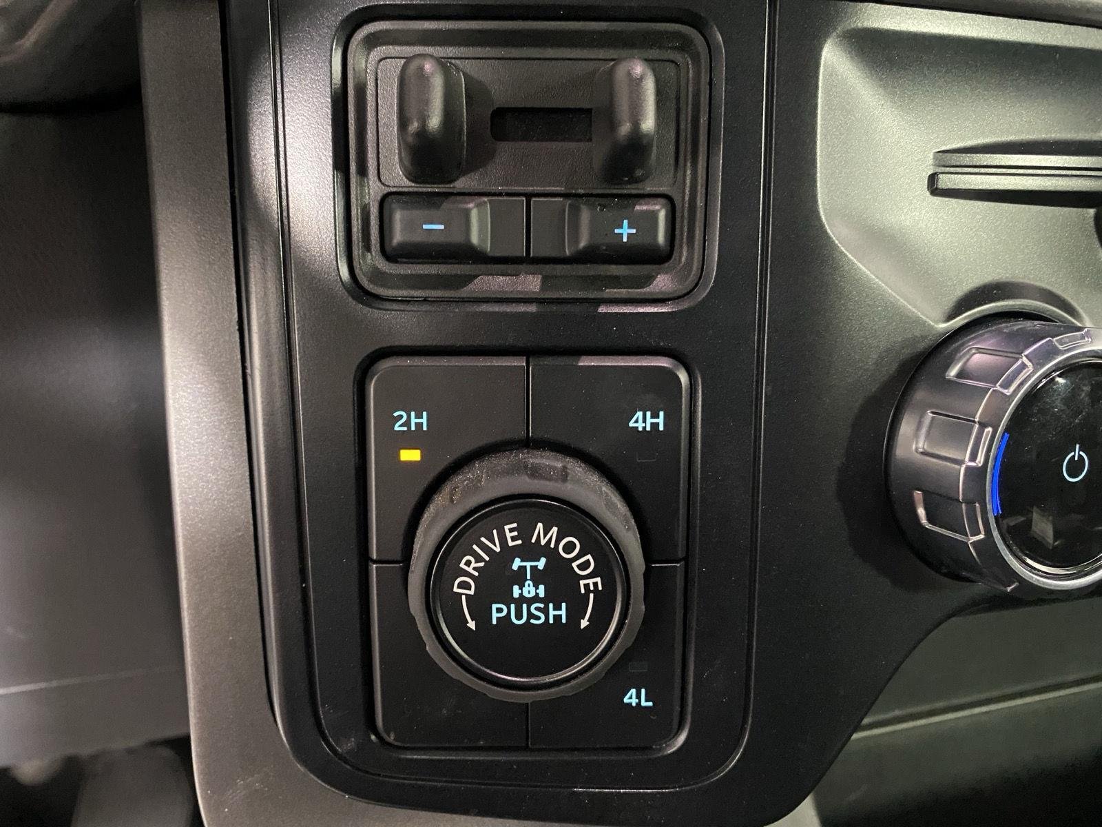 Used 2025 Agate Black Ford XLT image 21