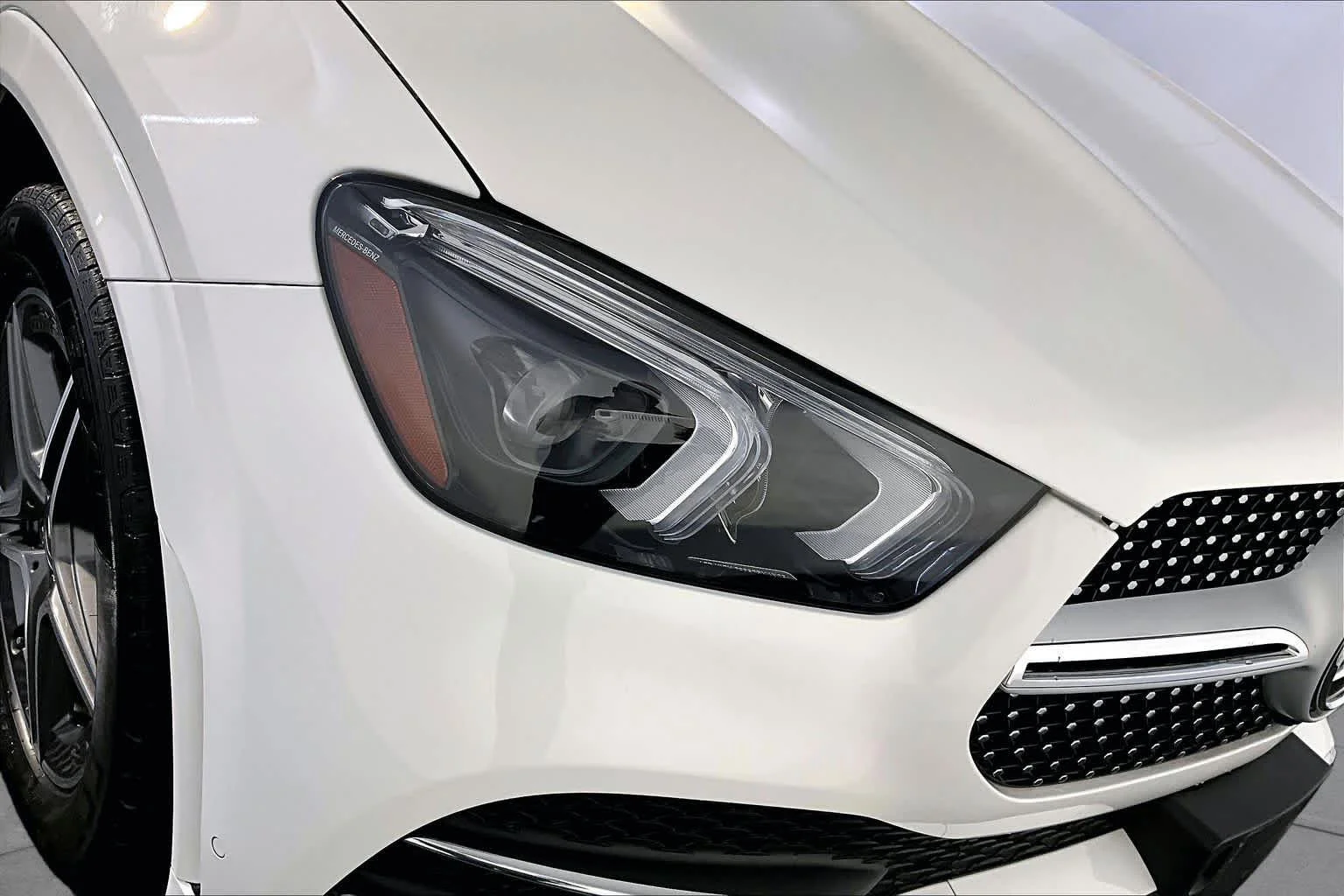 Certified Used 2023 Polar White Mercedes-Benz GLE 450 image 27