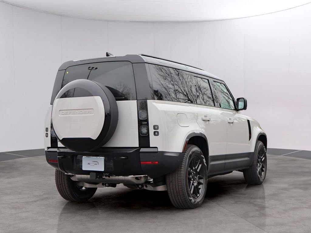 Used 2026 Borasco Gray Metallic Land Rover S image 5