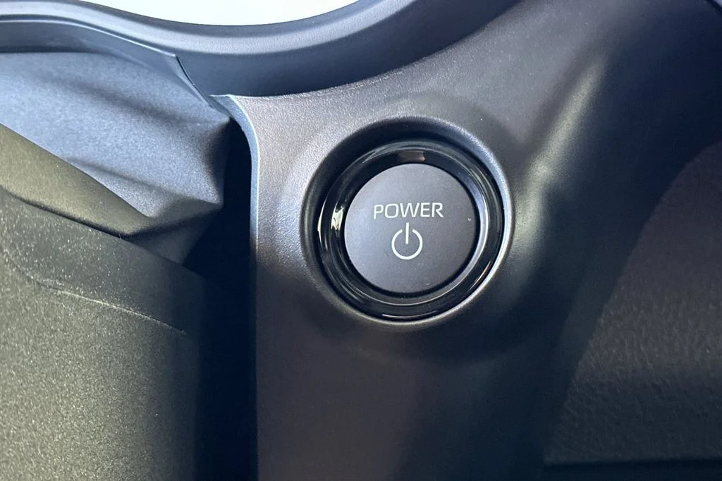 New 2026 Wind Chill Pearl <sup>1</sup> Toyota  Platinum image 25