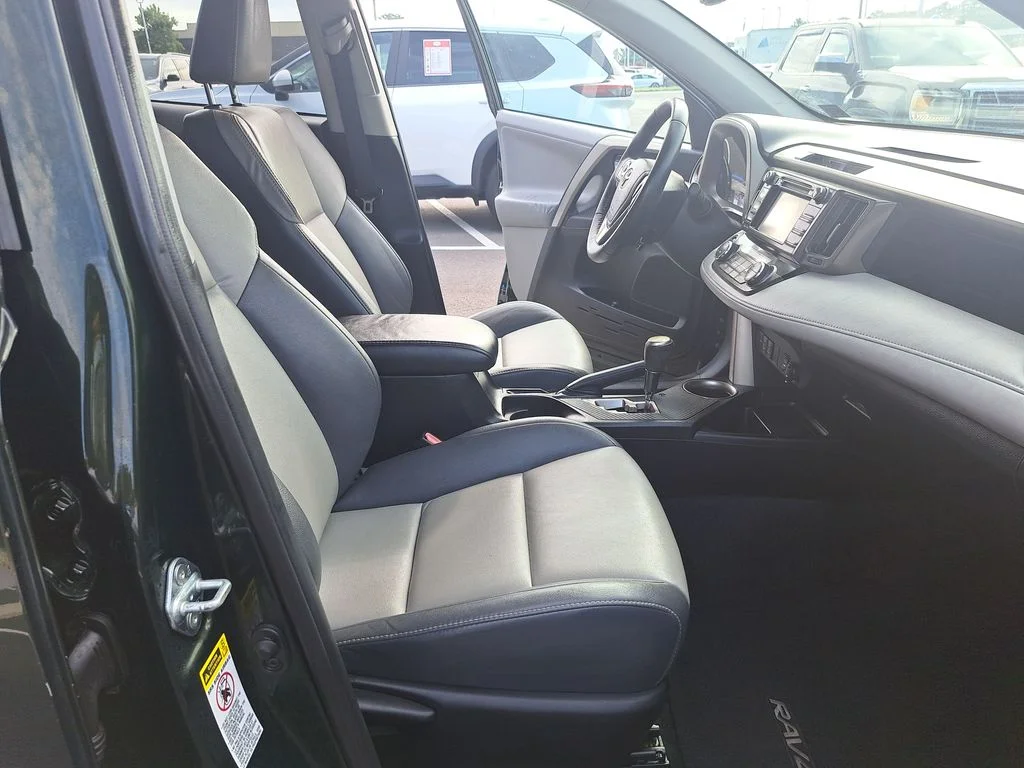 Used 2013 Green Toyota Limited image 36