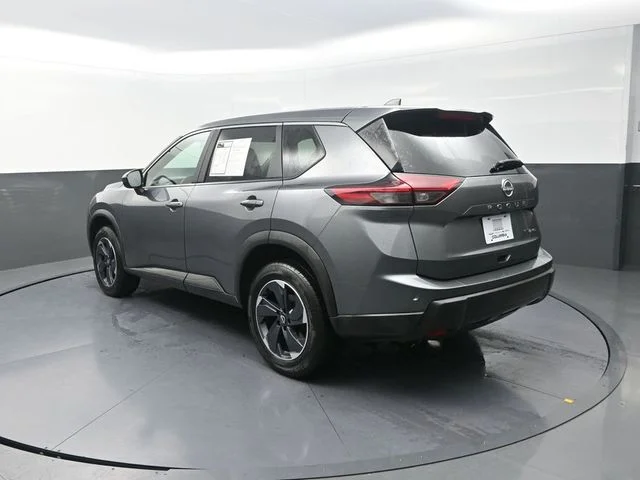Used 2024 Gray Nissan SV image 7