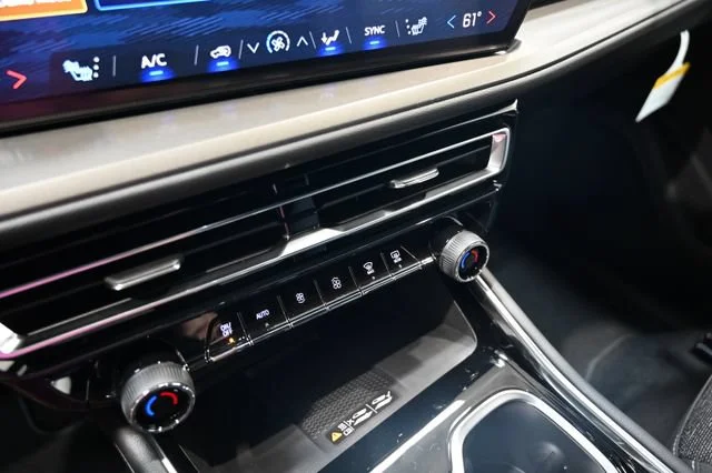 New 2027 Sterling Gray Metallic Chevrolet LT image 18