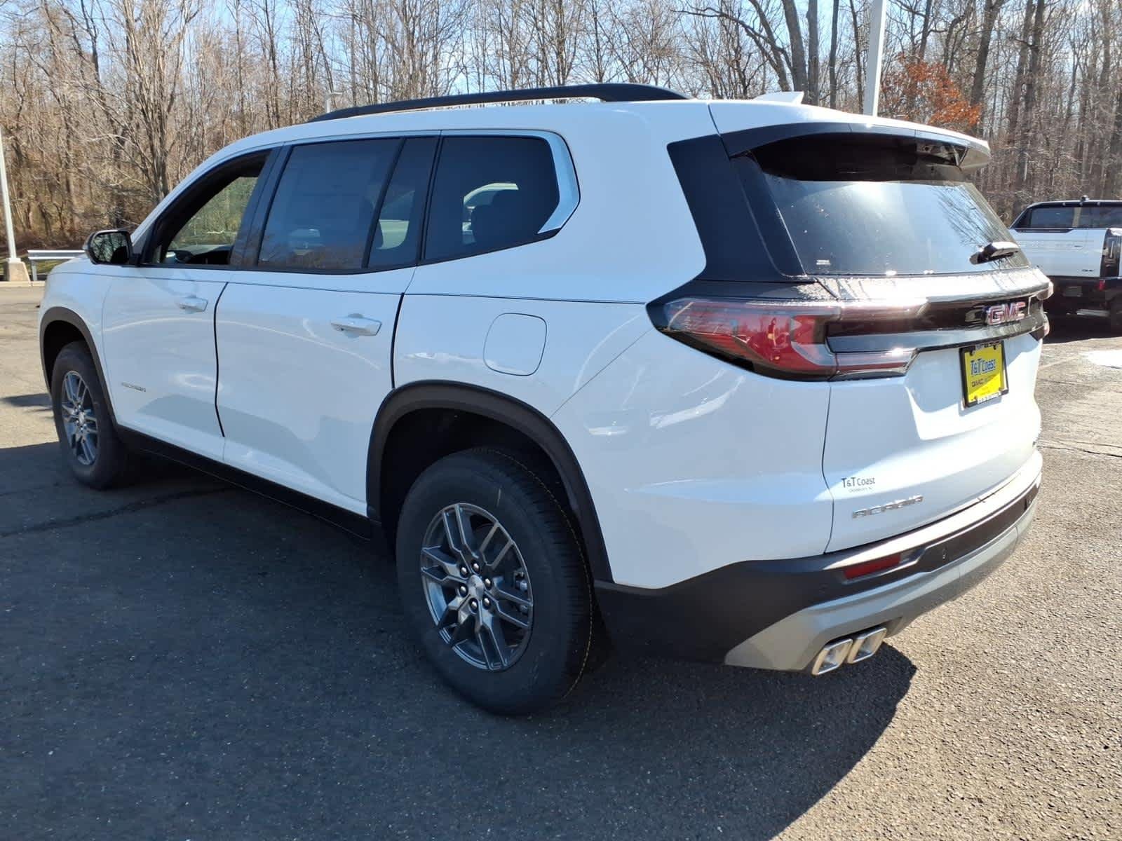 New 2026 Summit White GMC Elevation image 4
