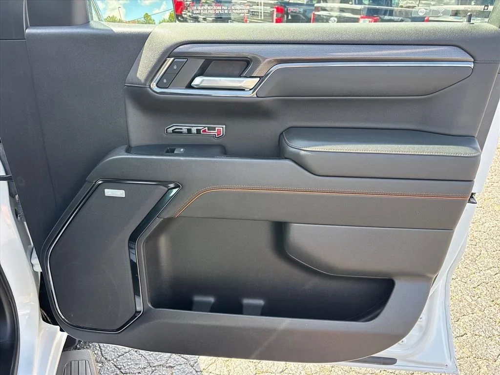 Used 2022 White GMC AT4 image 14