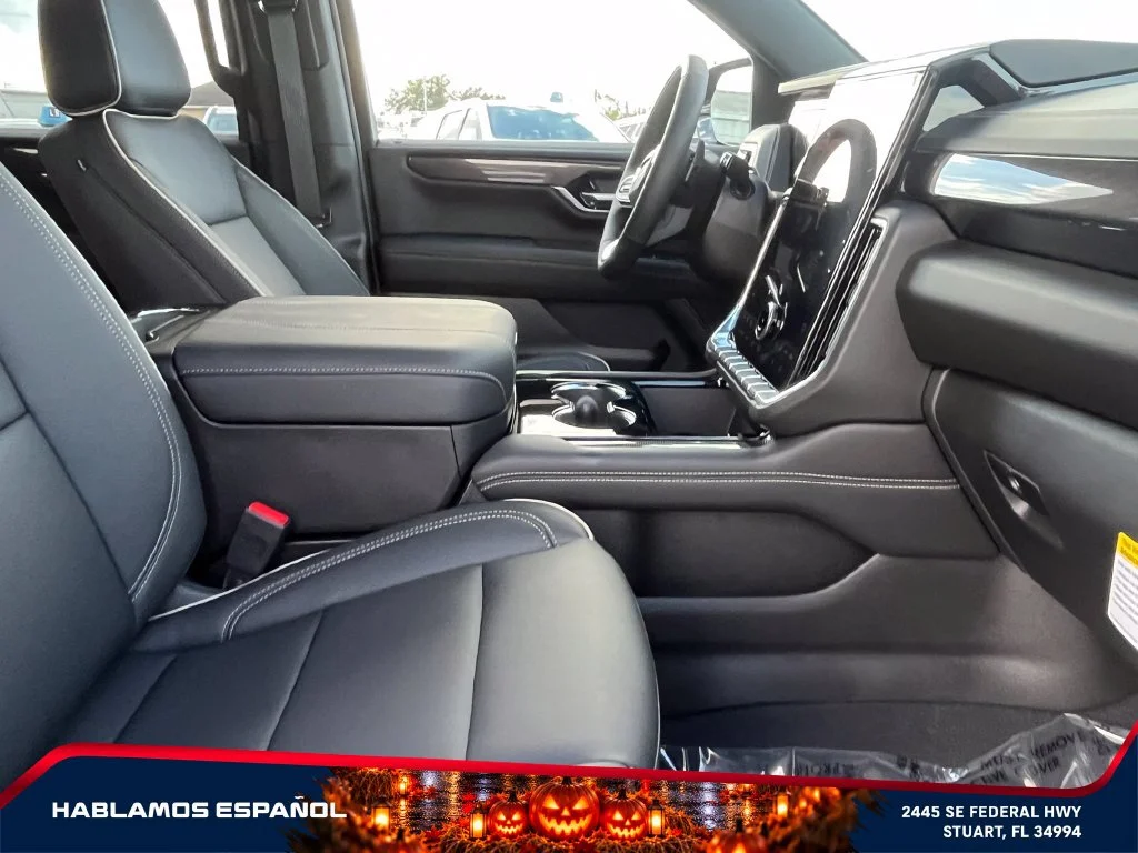 New 2027 Onyx Black GMC Elevation image 17