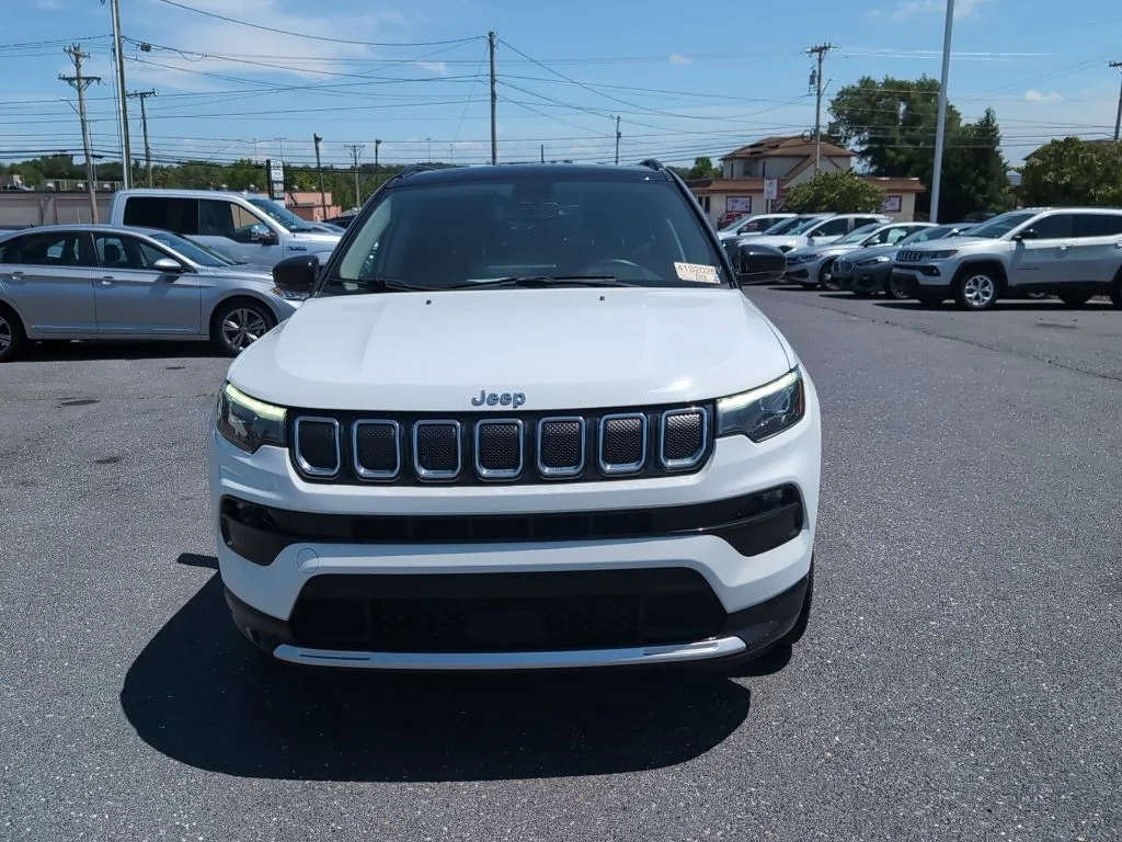 Certified Used 2022 White Jeep Limited image 2