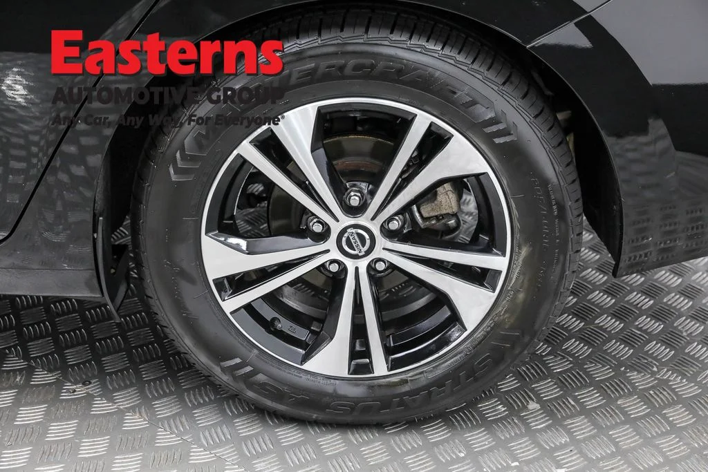 Used 2022 Black Nissan SV image 31