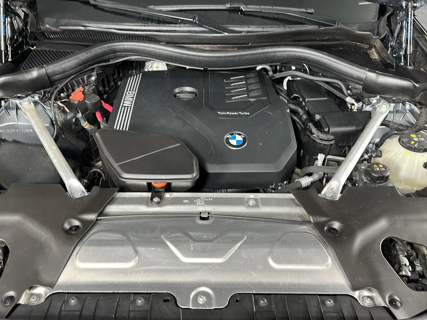 Used 2024 Skyscraper Grey Metallic BMW xDrive30i image 5