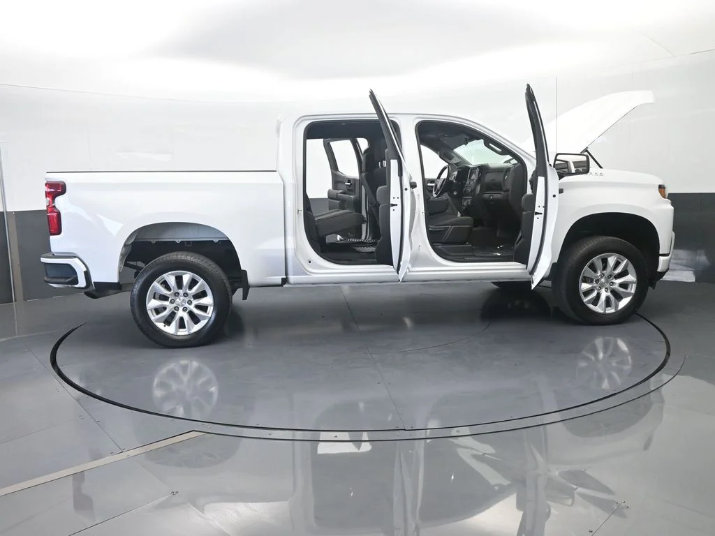 Used 2022 Summit White Chevrolet Custom image 72