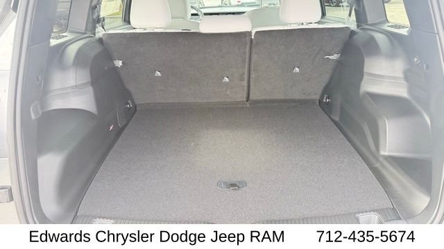 New 2026 Sting-Gray Clear-Coat Exterior Paint Jeep Laredo image 31