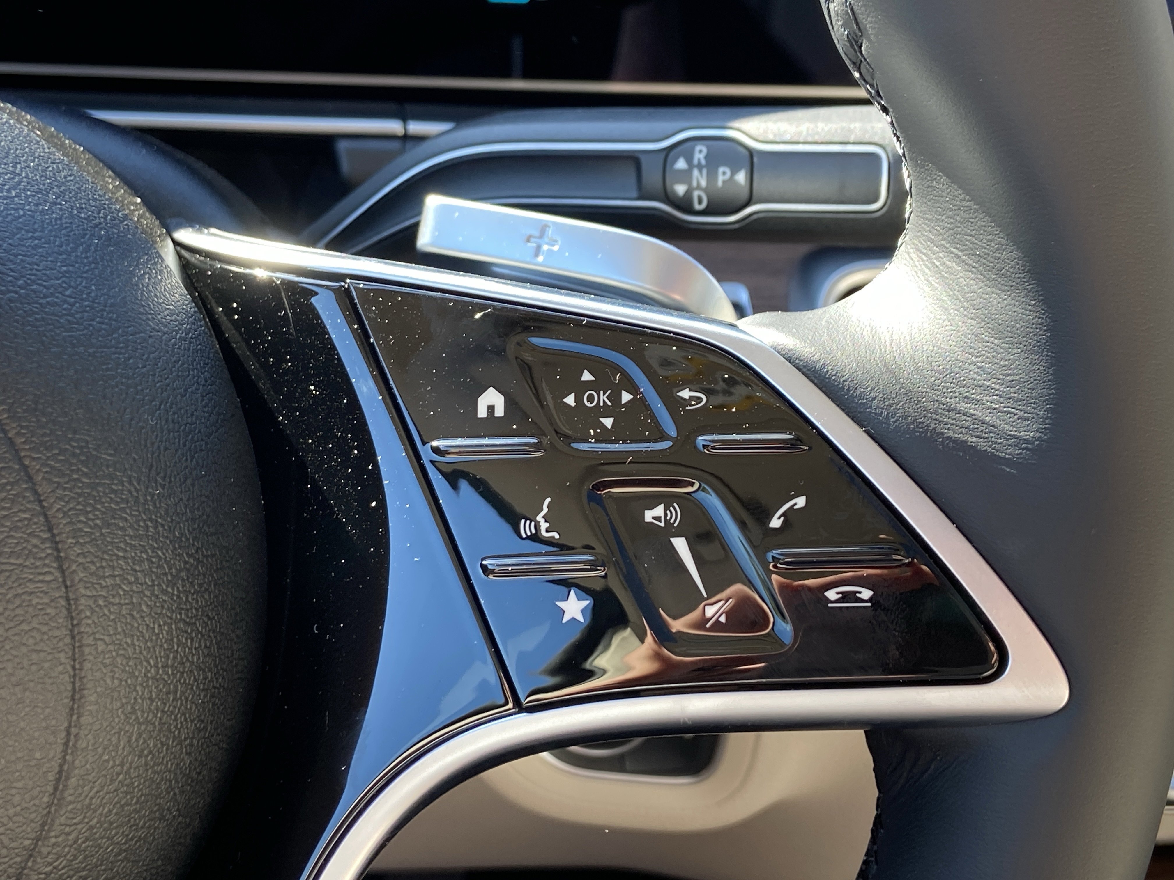 New 2026 Black Mercedes-Benz GLE 450 4MATIC® SUV image 25