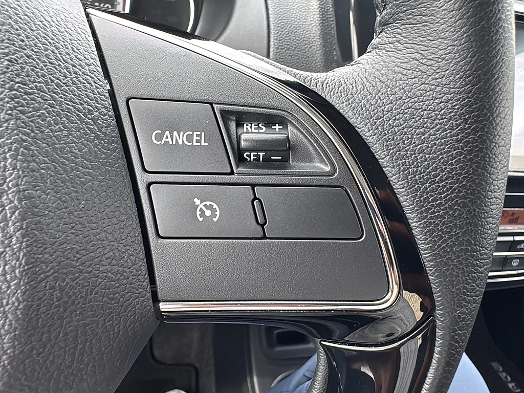 Used 2024 Jet Black Metallic Mitsubishi SE image 24