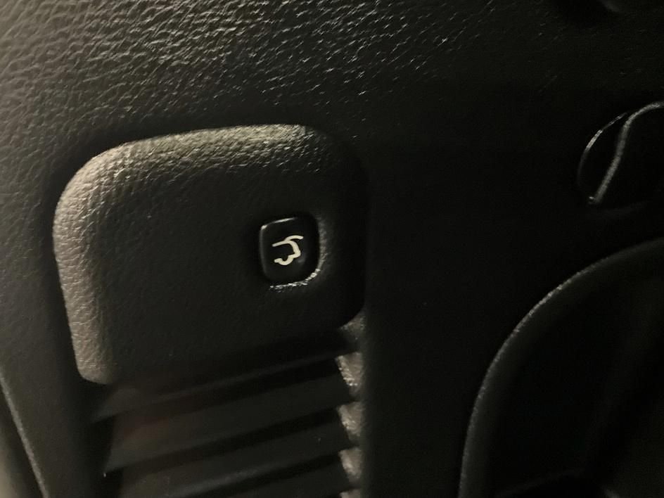 Used 2021 Blue Jeep Limited image 16