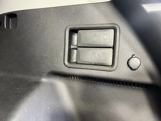Used 2021 Silver GMC SLE image 33