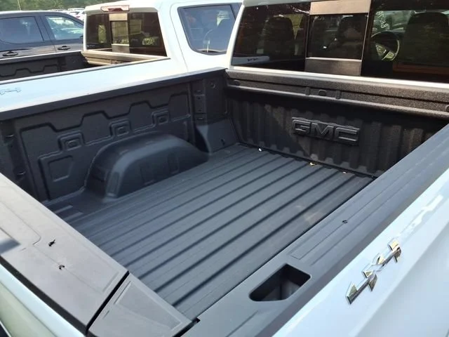 New 2026 Summit White GMC Elevation image 7